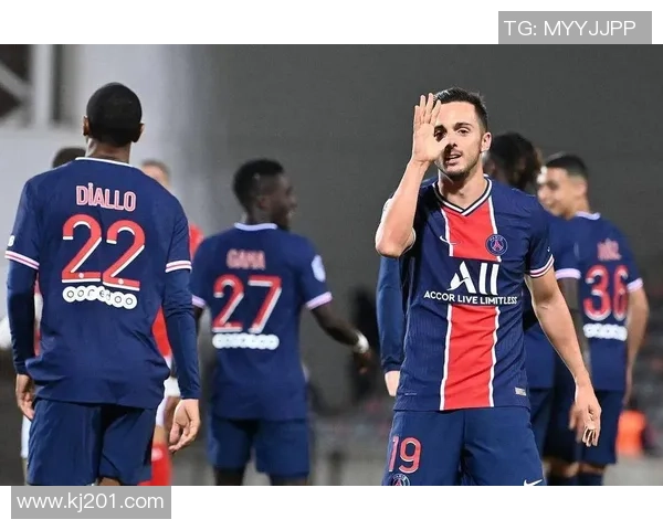 国王杯焦点战巴萨与巴黎圣日耳曼战平帽子戏法点燃全场激情