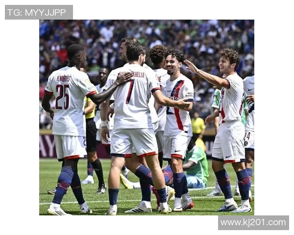 足总杯精彩对决多特蒙德大胜巴黎乌龙球引发争议判罚引热议