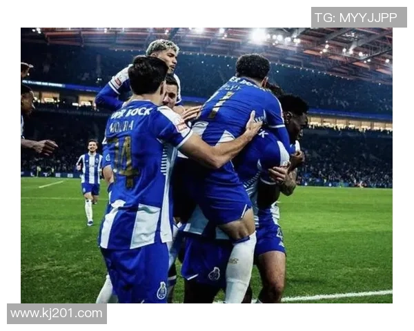 英超精彩对决多特蒙德大胜本菲卡神奇扑救引发全场欢呼与转会热议