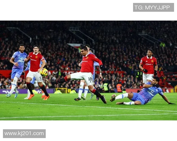 英超激战曼联小胜曼城全场沸腾精彩瞬间回顾