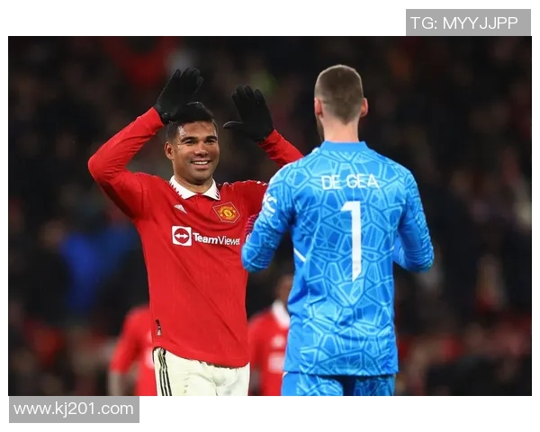 欧冠热刺逆转曼联红牌争议引发全场热议与转会传闻涌现