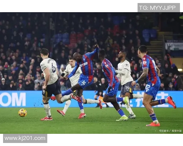 德甲精彩对决曼城大胜巴黎圣日耳曼帽子戏法引爆全场热情