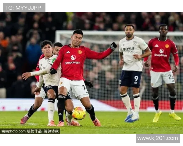 曼联在欧冠激战中逆转AC米兰补时绝杀点燃全场激情 曼联在欧冠激战中逆转AC米兰补时绝杀点燃全场激情