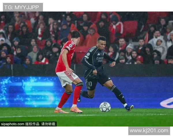 西甲激战本菲卡逆转皇马神奇扑救引发全场狂欢与转会传闻 西甲激战本菲卡逆转皇马神奇扑救引发全场狂欢与转会传闻